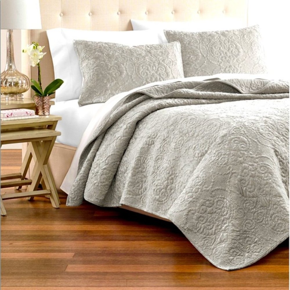 Martha Stewart Silver Velvet Flourish King Quilt
